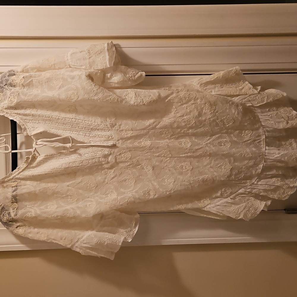 Nwt Anthropologie Cream Lace long  Top